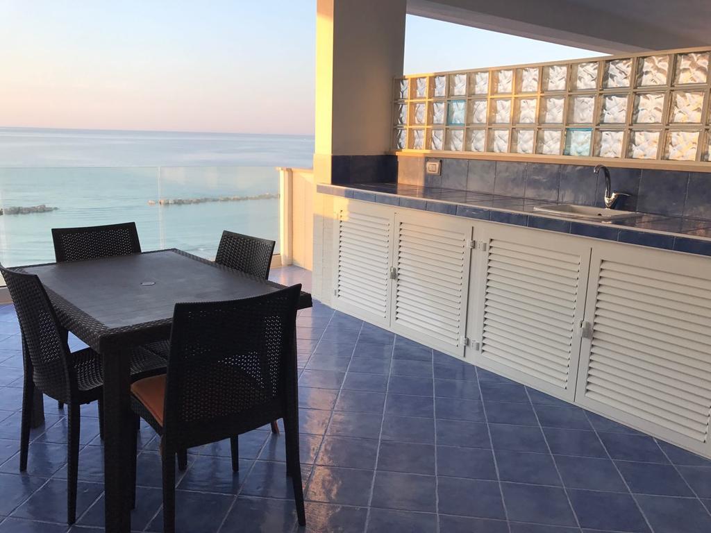 Apartment Sea View Termoli Bagian luar foto