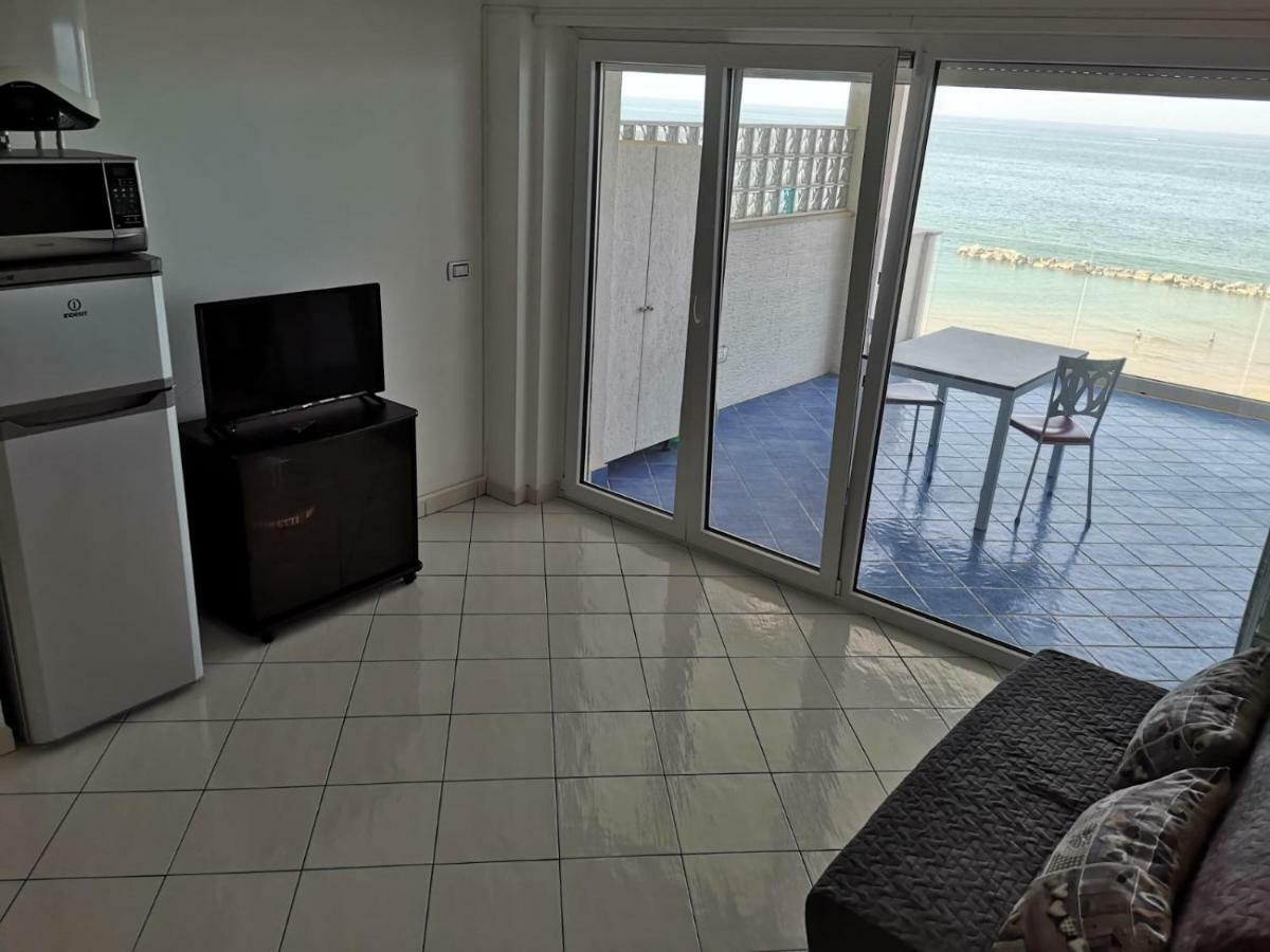 Apartment Sea View Termoli Bagian luar foto