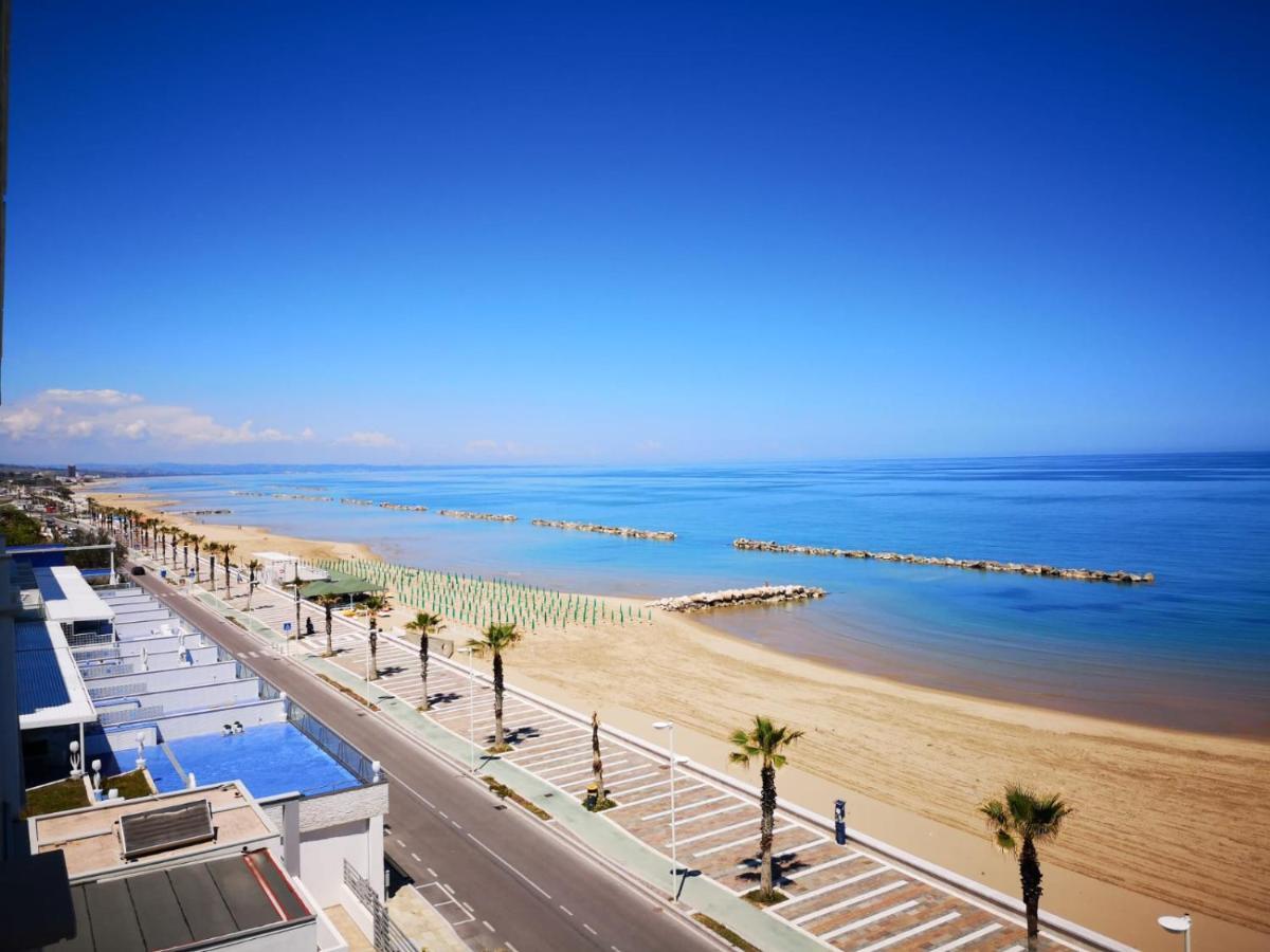 Apartment Sea View Termoli Bagian luar foto